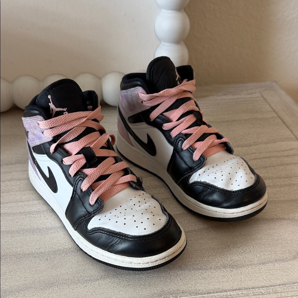 Girls Air Jordan Mid Top